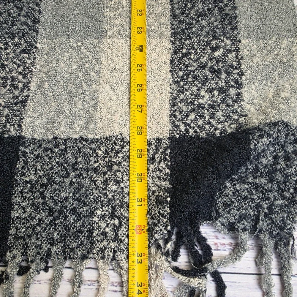 Woolrich Amelia Poncho Wrap‎ Black Grey Plaid Fringe Boucle Knit OSFA NEW